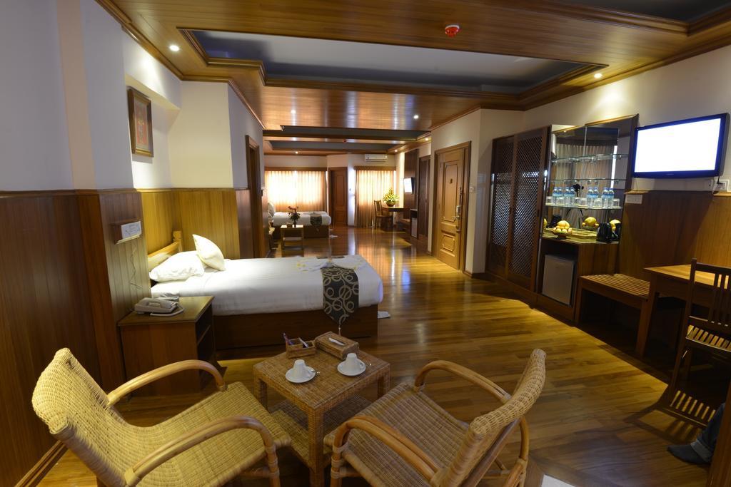 Hotel Sidney Янгон Екстер'єр фото