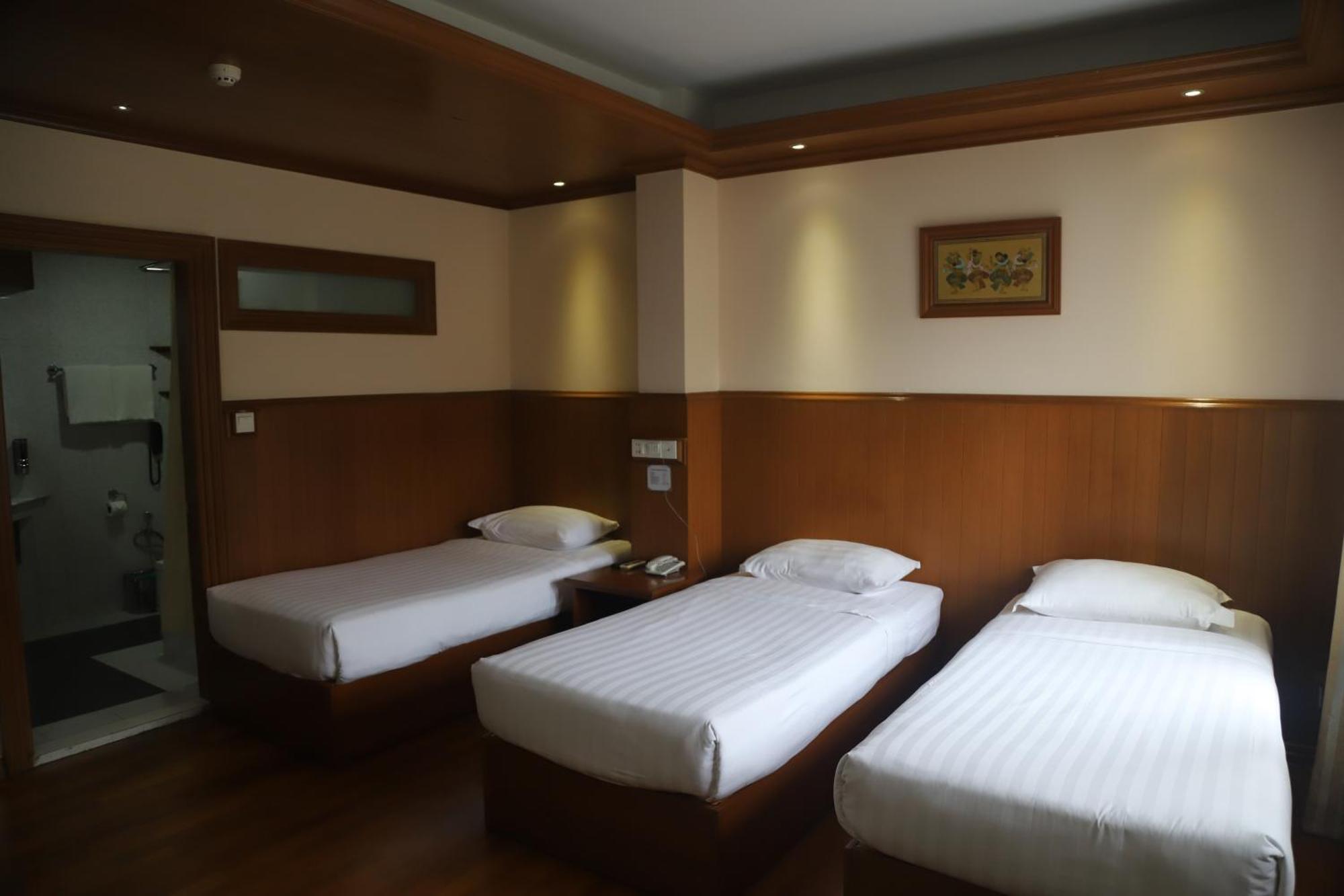 Hotel Sidney Янгон Екстер'єр фото
